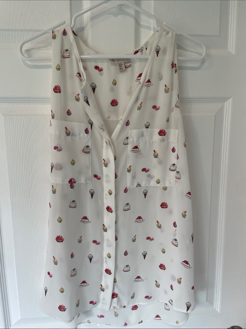 Lila Rose Cream Sleeveless Dessert-Print Button Front Chemise